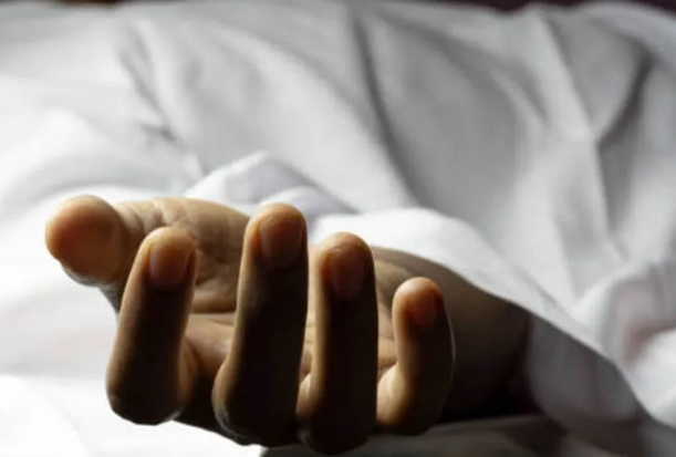 शादी के दिन मातम — 58 वर्षीय चाचा ने जहरीला पदार्थ खाकर दी जान, गांव में छाया सन्नाटा!